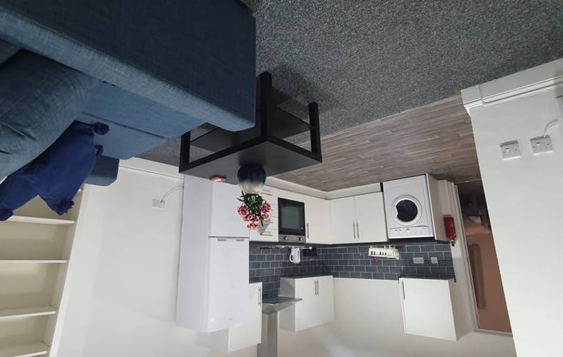  1, 18, Cathays, Cardiff - Image 1