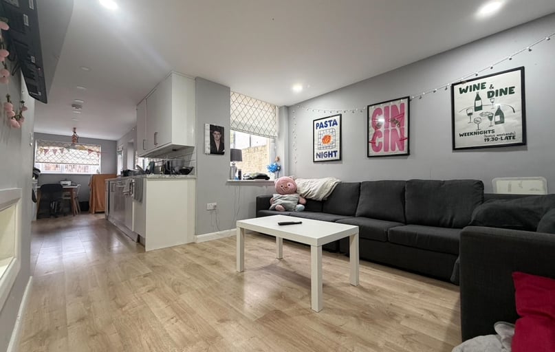 Cathays, Maindy, Cardiff - Image 1