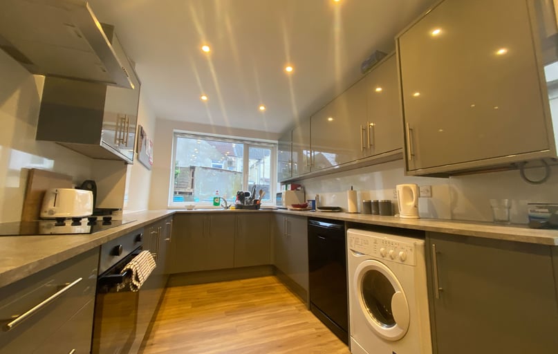 Cathays, Cardiff - Image 1