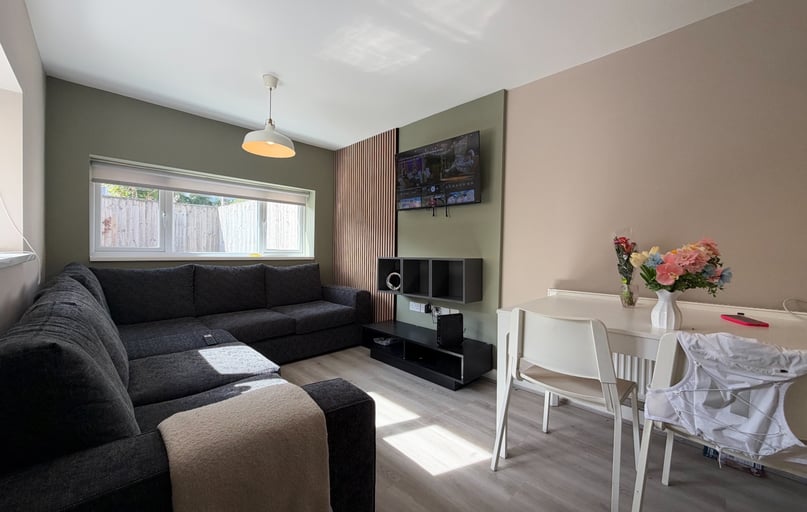 Cathays, Plasnewydd, Cardiff - Image 1