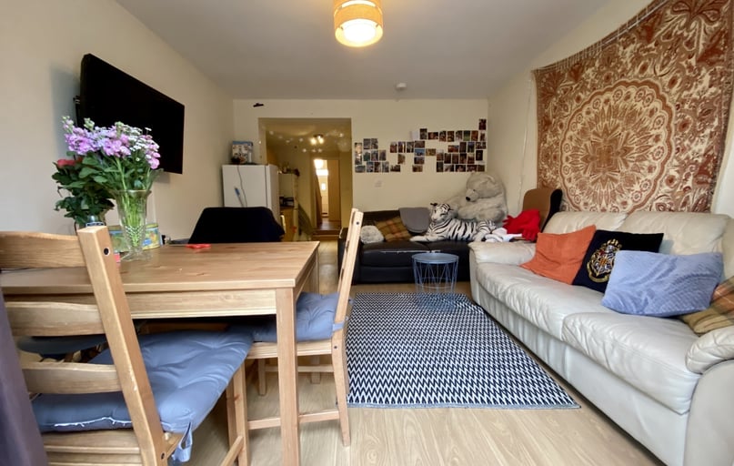 Cathays, Cardiff - Image 1