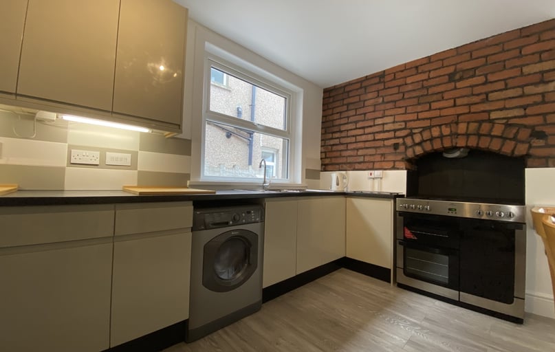 Cathays, Cardiff - Image 1
