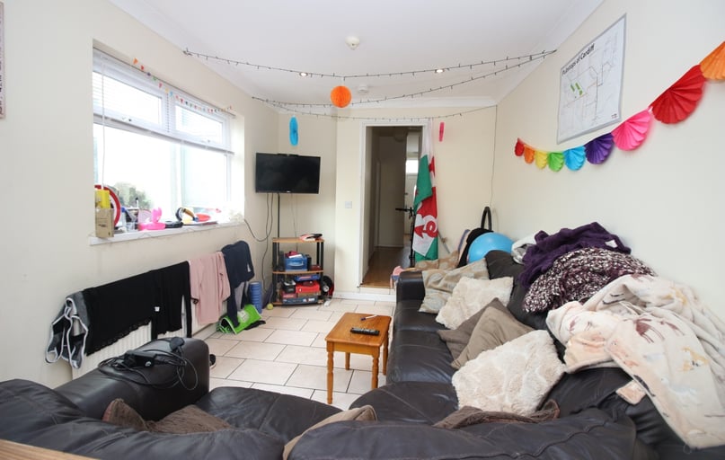 Cathays, Cardiff - Image 1