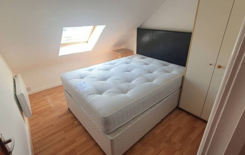  4, 18, Cathays, Cardiff - Image 1