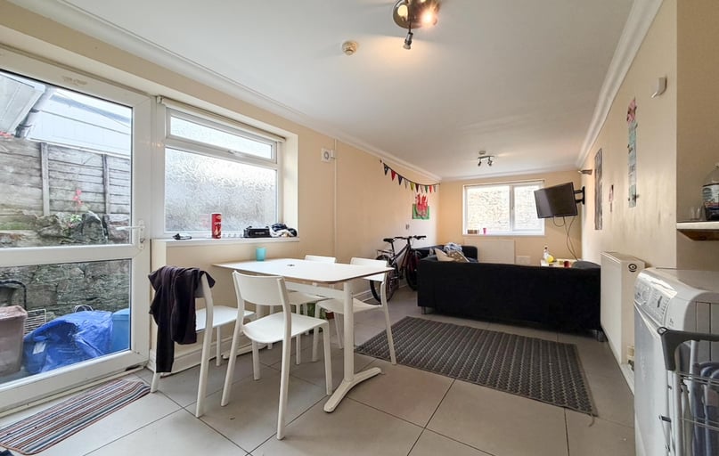 Cathays, Cardiff - Image 1