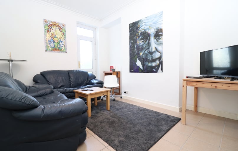 Roath, Plasnewydd, Cardiff - Image 1