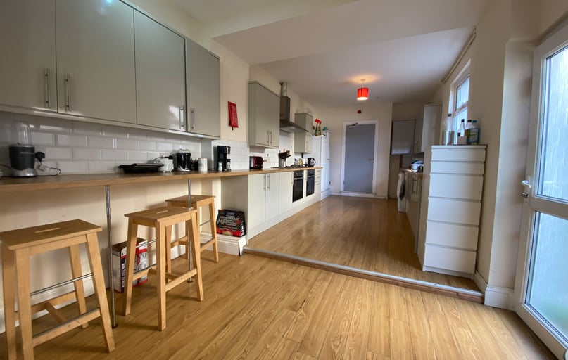 Cathays, Cardiff - Image 1
