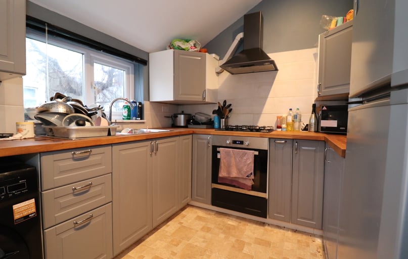Cathays, Cardiff - Image 1