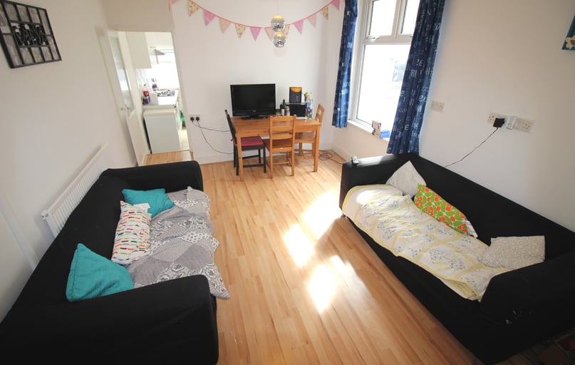 Cathays, Cardiff - Image 1