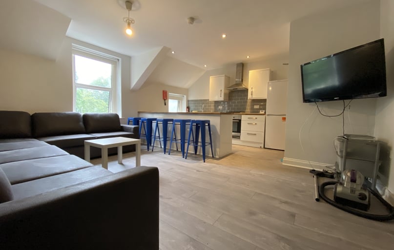 Cathays, Plasnewydd, Cardiff - Image 1