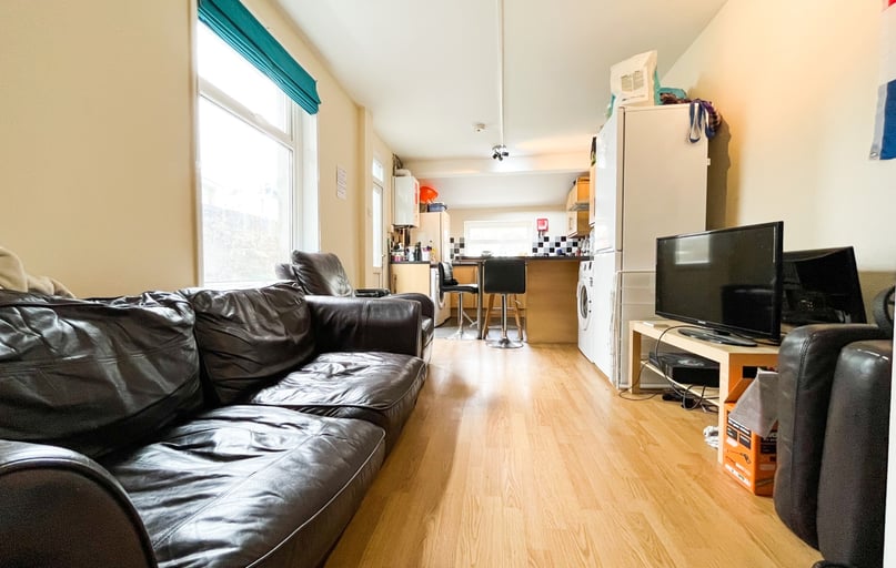 Cathays, Cardiff - Image 1