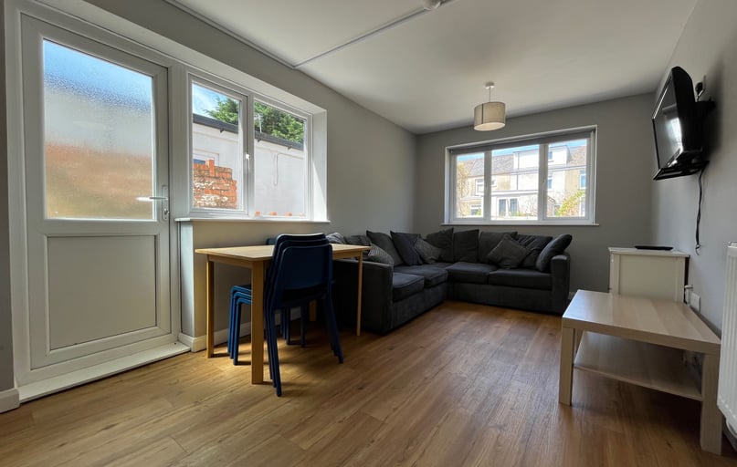 Cathays, Cardiff - Image 1