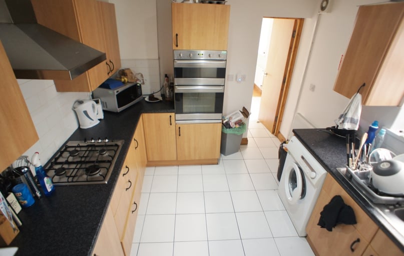 Cathays, Plasnewydd, Cardiff - Image 1