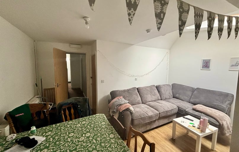 Cathays, Plasnewydd, Cardiff - Image 1