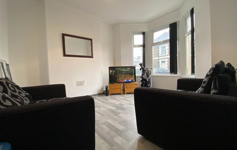 Roath, Plasnewydd, Cardiff - Image 1