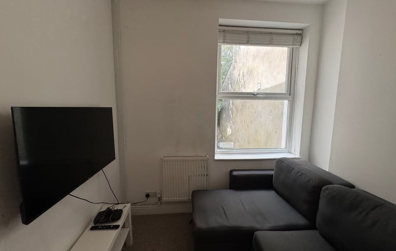 Cathays, Cardiff - Image 1