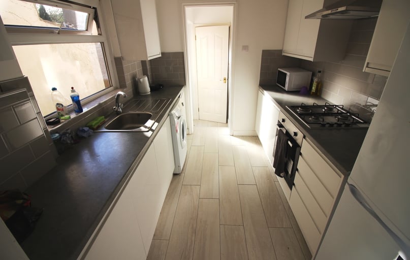 Cathays, Cardiff - Image 1