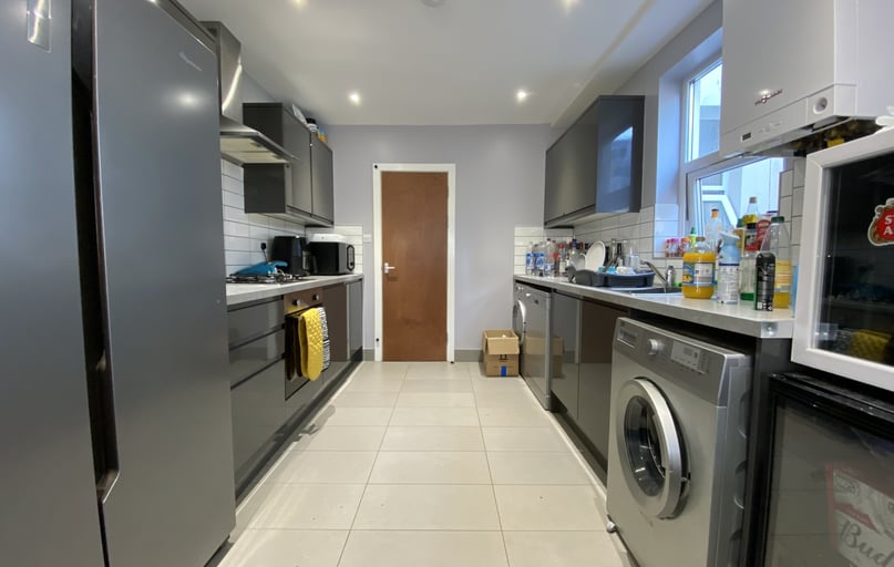 Cathays, Cardiff - Image 1