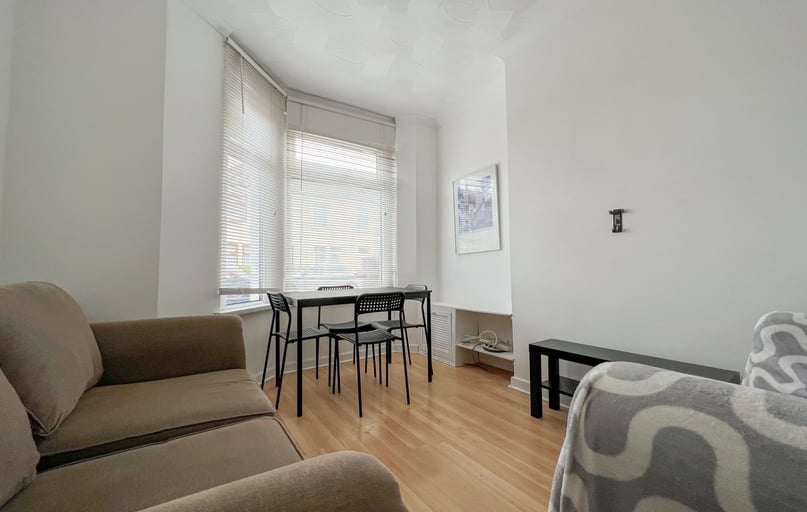 Cathays, Cardiff - Image 1