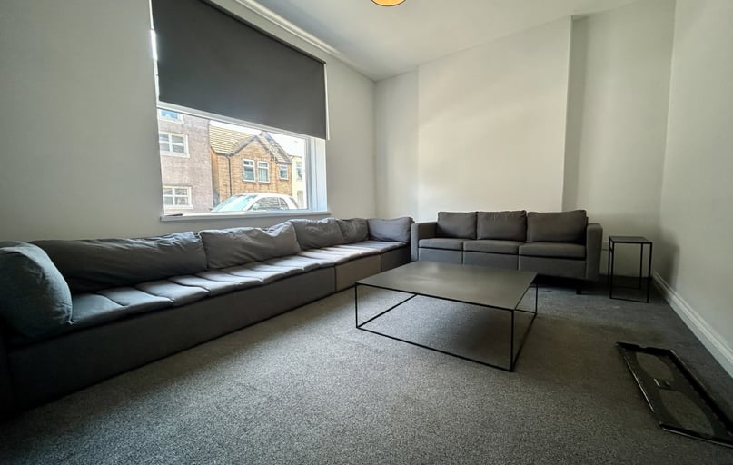 Cathays, Plasnewydd, Cardiff - Image 1