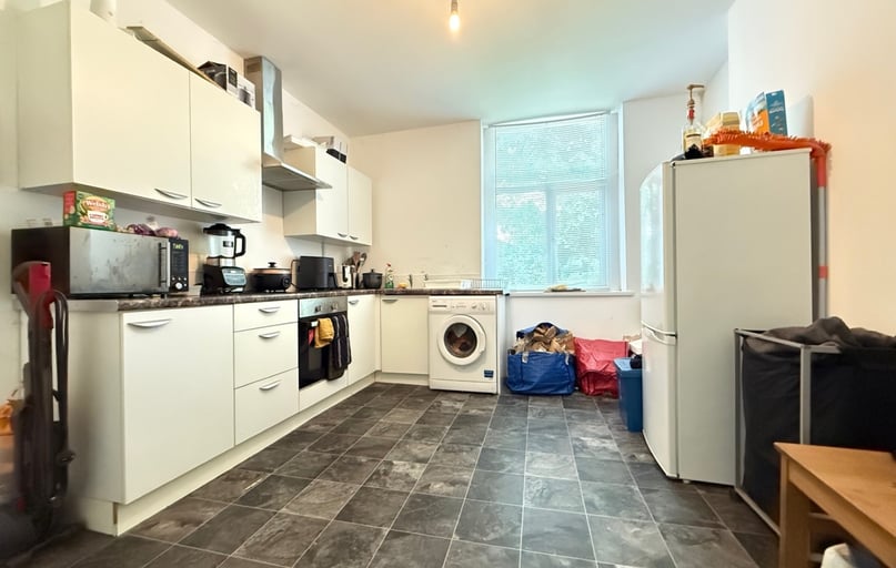 Cathays, Plasnewydd, Cardiff - Image 1