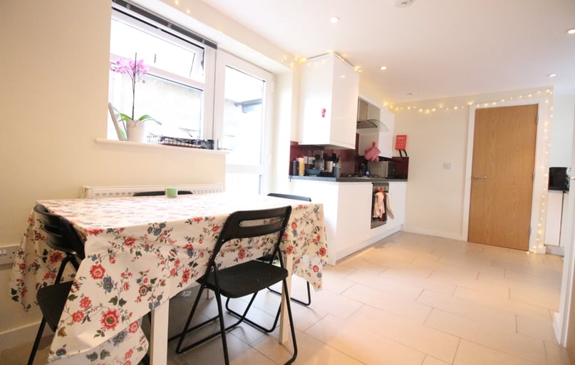 Cathays, Cardiff - Image 1