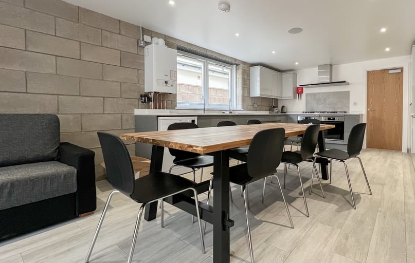 Cathays, Plasnewydd, Cardiff - Image 1