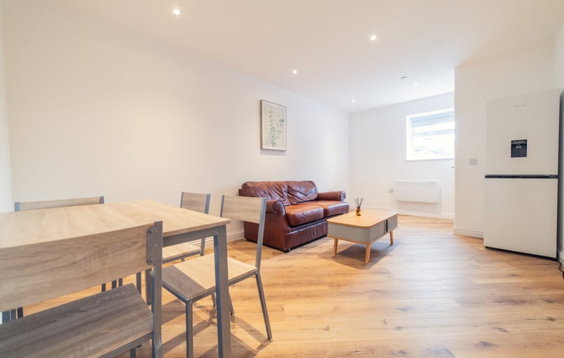 Splott, Cardiff - Image 1