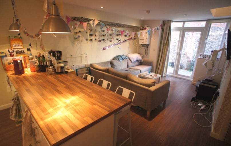 Cathays, Plasnewydd, Cardiff - Image 1