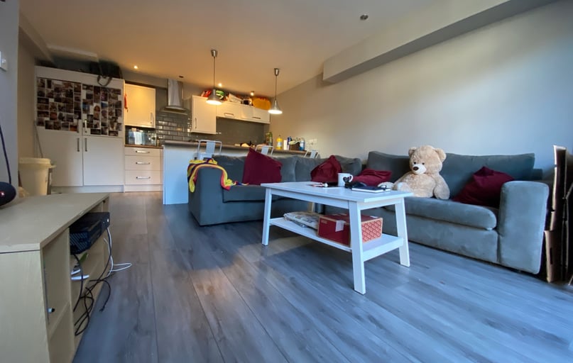Cathays, Plasnewydd, Cardiff - Image 1