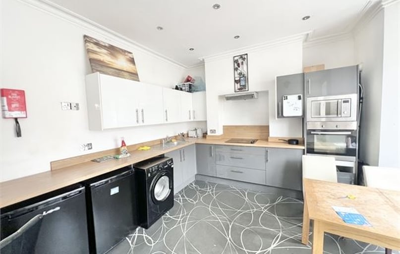 Gwydr Crescent , Uplands, Swansea - Image 1