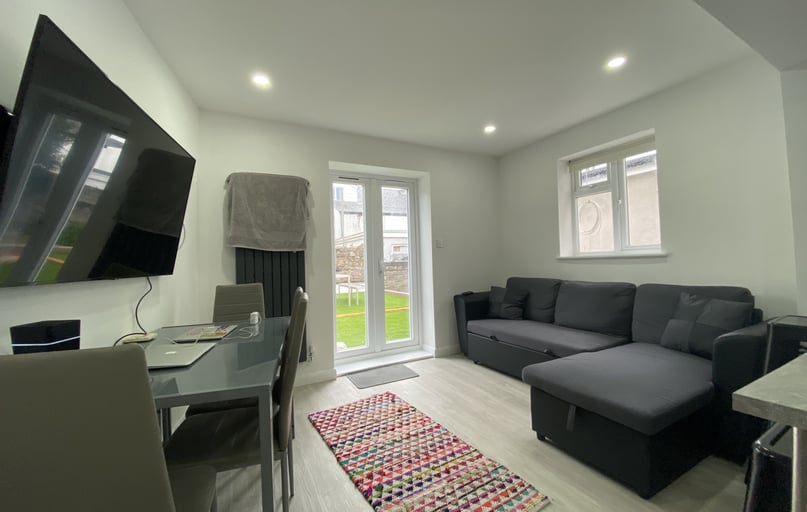 Cathays, Plasnewydd, Cardiff - Image 1