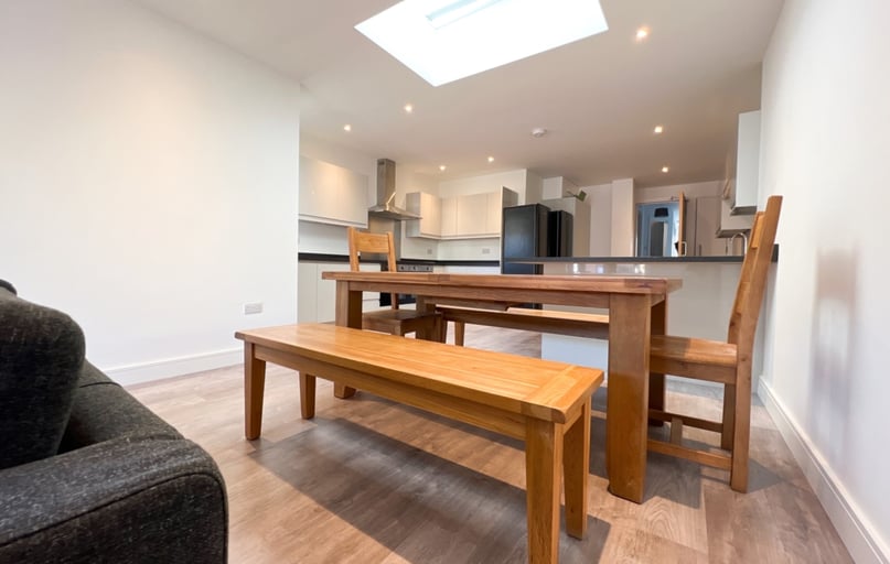 Cathays, Plasnewydd, Cardiff - Image 1