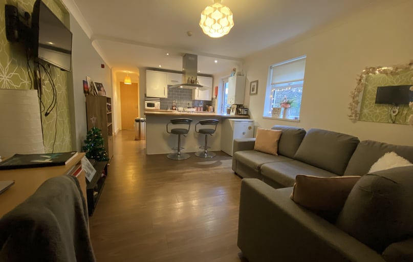 Cathays, Plasnewydd, Cardiff - Image 1