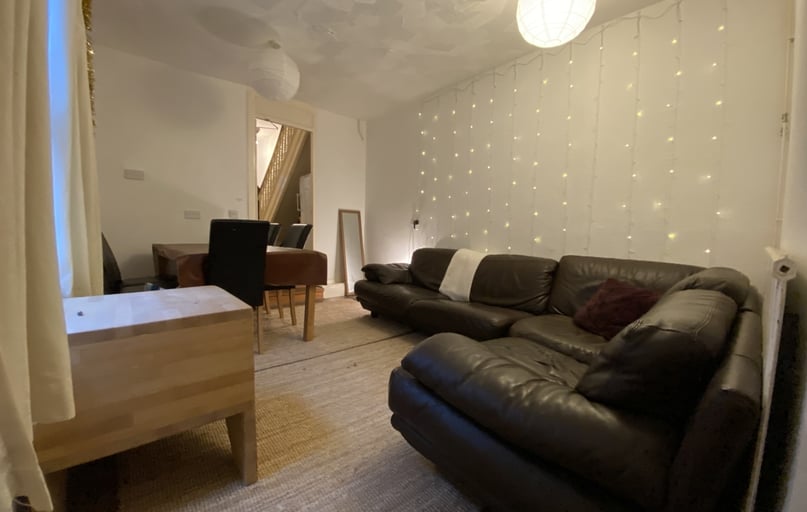 Roath, Cathays, Cardiff - Image 1