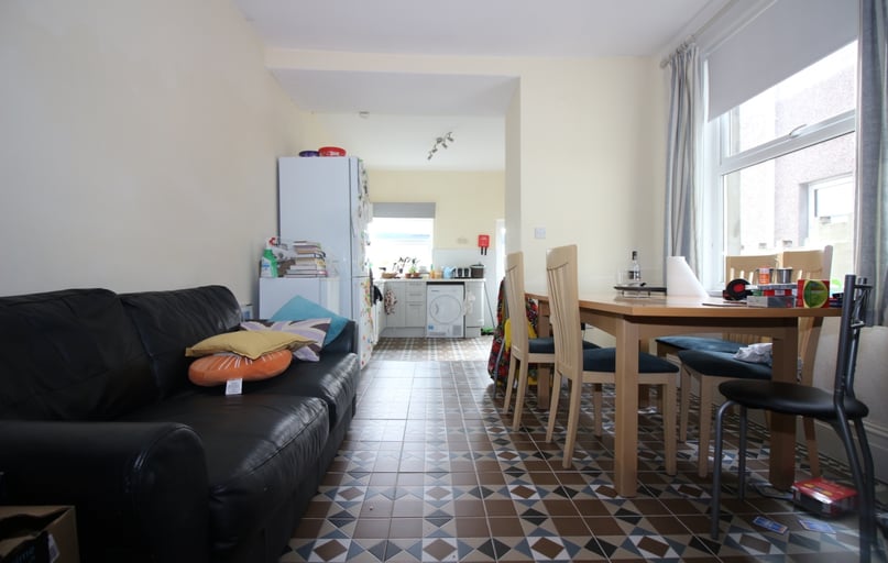 Cathays, Cardiff - Image 1