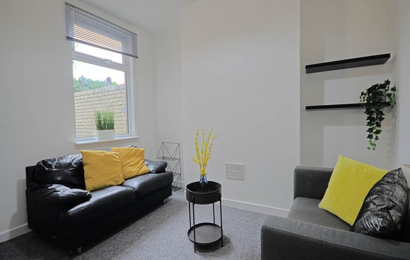 Liverpool, Wavertree - Image 1