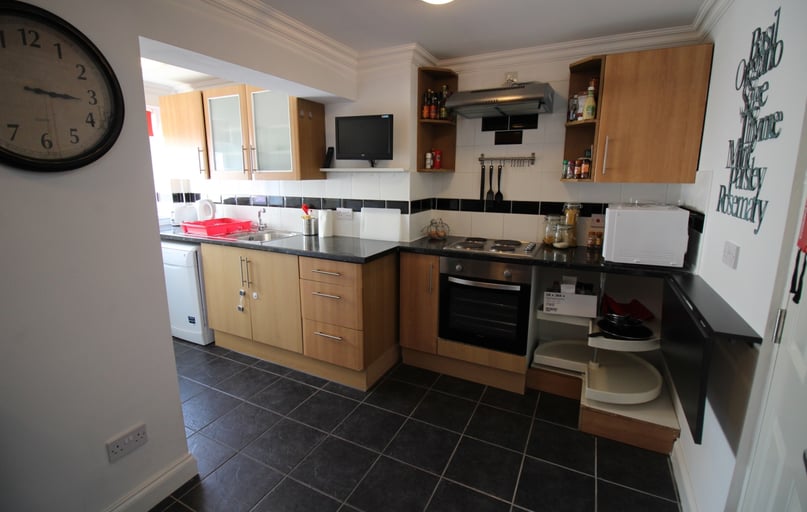 Roath, Plasnewydd, Cardiff - Image 1
