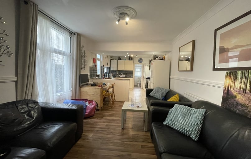Cathays, Cardiff - Image 1