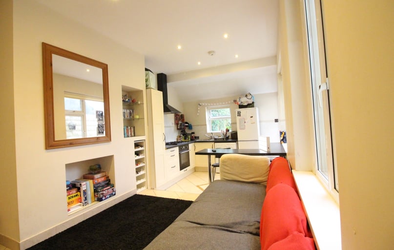 Cathays, Cardiff - Image 1