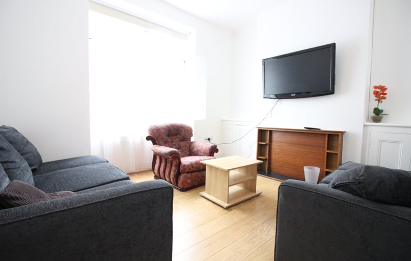 Cathays, Cardiff - Image 1