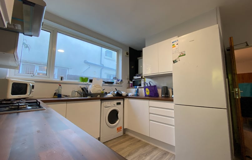 Cathays, Cardiff - Image 1