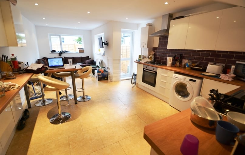 Cathays, Plasnewydd, Cardiff - Image 1