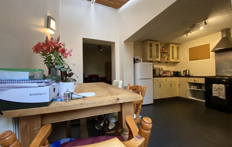 Roath, Plasnewydd, Cardiff - Image 1