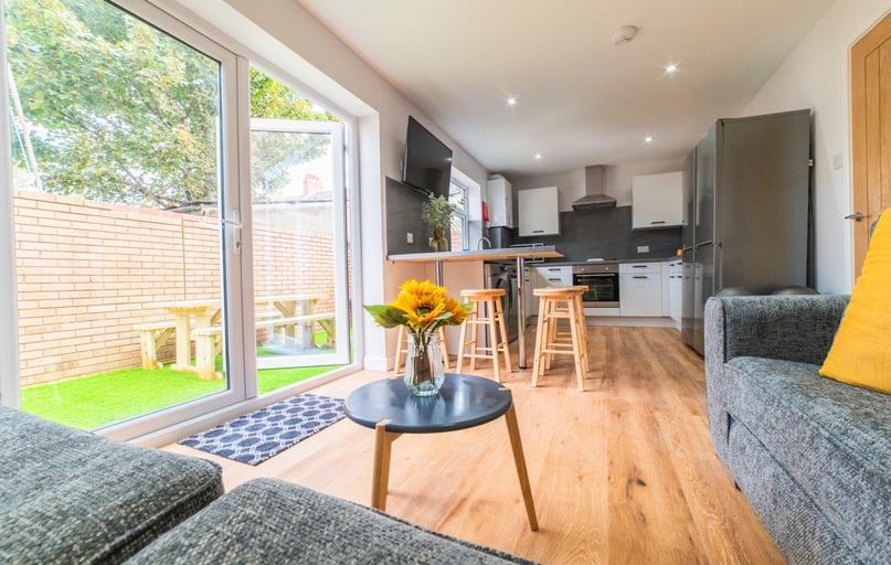Cathays, Plasnewydd, Cardiff - Image 1