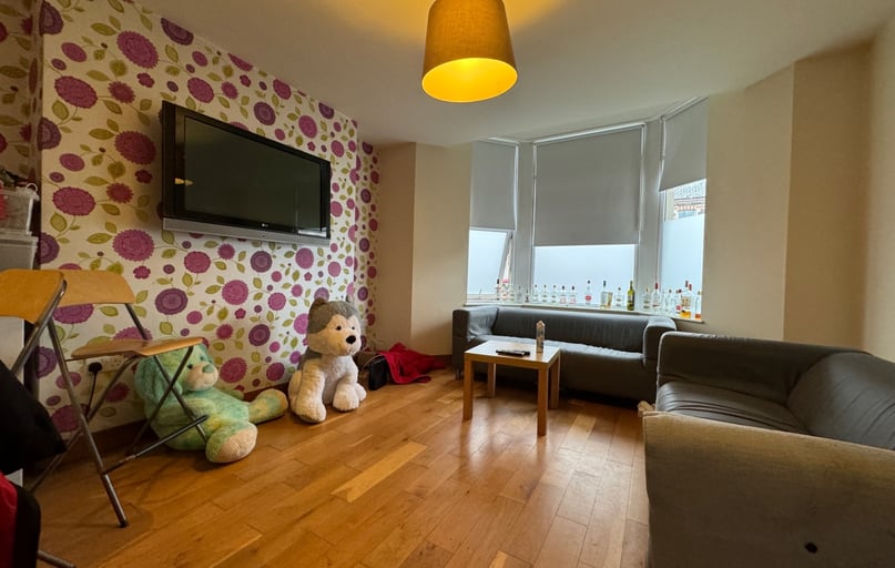 Cathays, Cardiff - Image 1