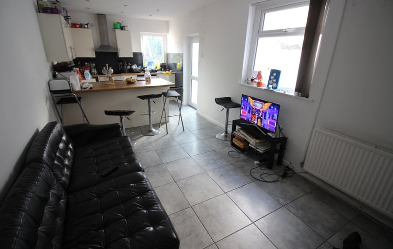 Cathays, Cardiff - Image 1