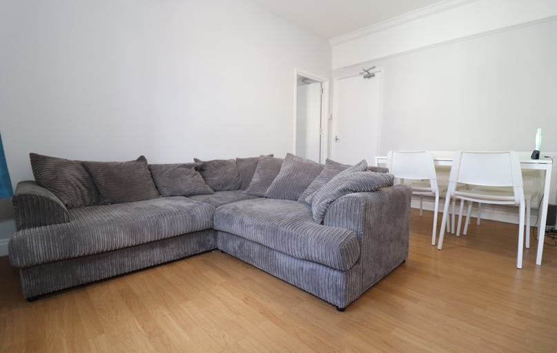 Roath, Plasnewydd, Cardiff - Image 1