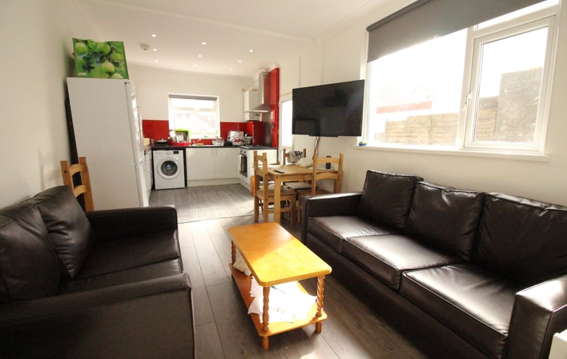 Cathays, Cardiff - Image 1
