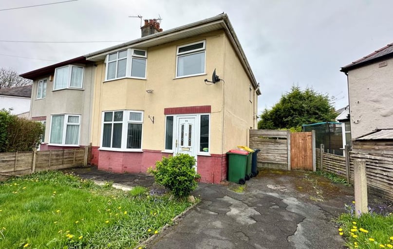 Carlton Drive, City Centre, Preston - Image 1